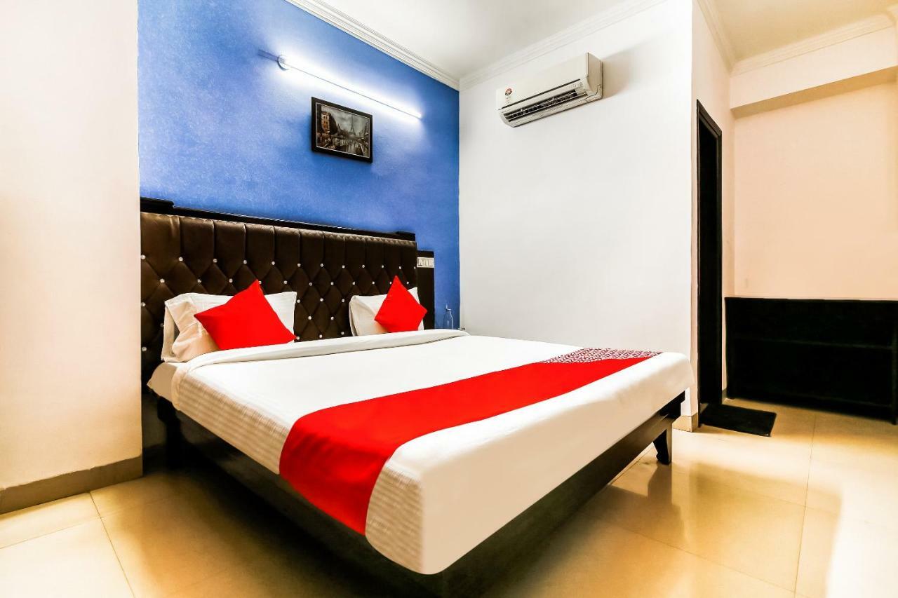 Oyo Flagship 37488 Hotel R V Regency Amritsar Exterior foto