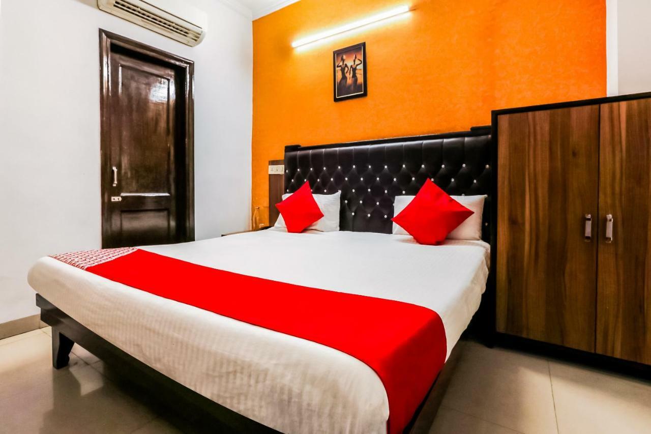 Oyo Flagship 37488 Hotel R V Regency Amritsar Exterior foto
